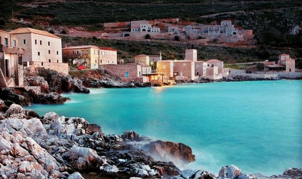 &Beta;&omicron;&upsilon;&tau;&iota;ά &sigma;&epsilon; &pi;έ&nu;&tau;&epsilon; &iota;&delta;&iota;&alpha;ί&tau;&epsilon;&rho;&epsilon;&sigmaf; &pi;&alpha;&rho;&alpha;&lambda;ί&epsilon;&sigmaf; &tau;&eta;&sigmaf; &Pi;&epsilon;&lambda;&omicron;&pi;&omicron;&nu;&nu;ή&sigma;&omicron;&upsilon;