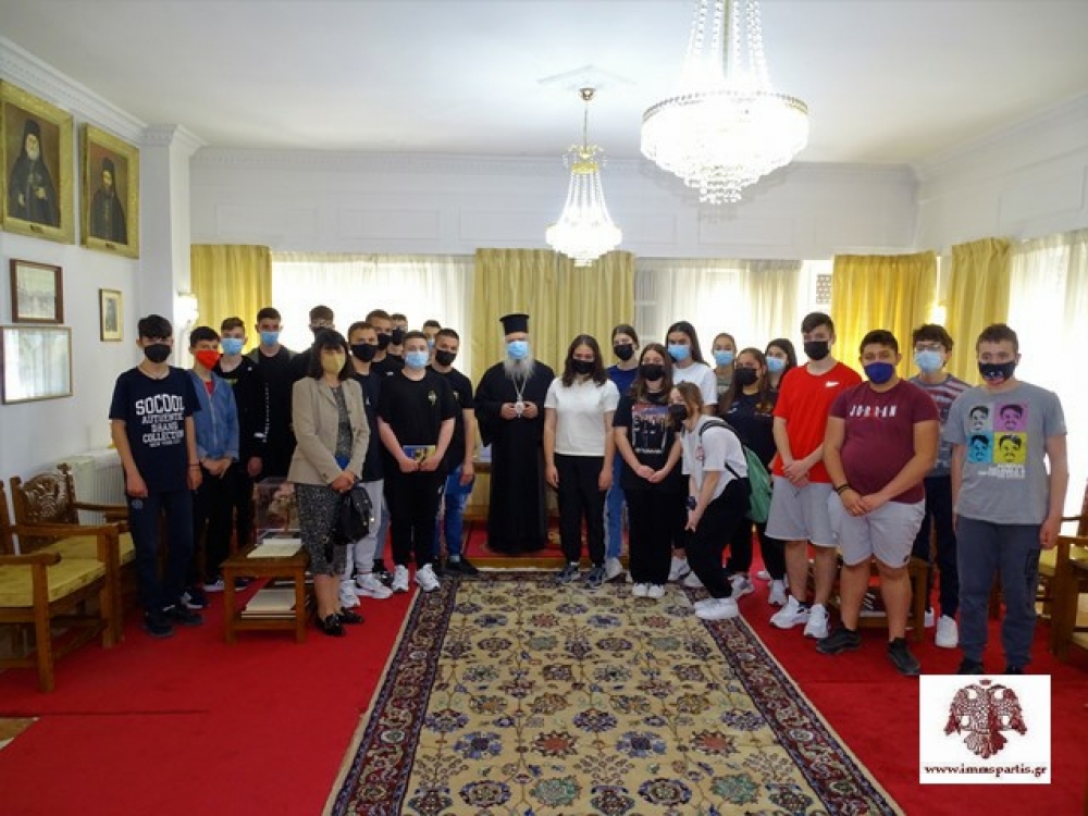 &Mu;&alpha;&theta;&eta;&tau;έ&sigmaf; &tau;&omicron;&upsilon; 2&omicron;&upsilon; &Gamma;&upsilon;&mu;&nu;&alpha;&sigma;ί&omicron;&upsilon; &Sigma;&pi;ά&rho;&tau;&eta;&sigmaf; &sigma;&tau;&omicron;&nu; &Mu;&eta;&tau;&rho;&omicron;&pi;&omicron;&lambda;ί&tau;&eta; &Epsilon;&upsilon;&sigma;&tau;ά&theta;&iota;&omicron;