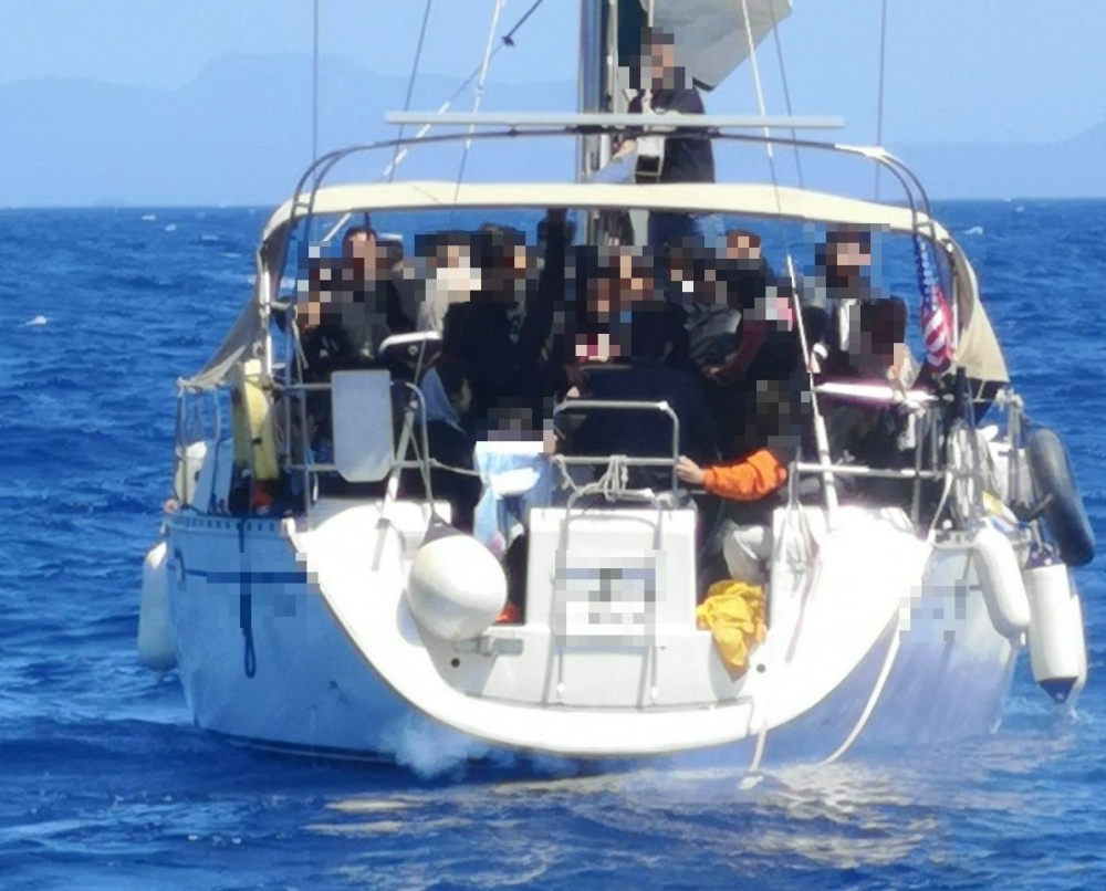 &Sigma;&tau;&eta; &Lambda;&alpha;&kappa;&omega;&nu;ί&alpha; &omicron;&iota; &mu;&epsilon;&tau;&alpha;&nu;ά&sigma;&tau;&epsilon;&sigmaf; &pi;&omicron;&upsilon; &beta;&rho;έ&theta;&eta;&kappa;&alpha;&nu; &alpha;&nu;&omicron;&iota;&chi;&tau;ά &tau;&omega;&nu; &Kappa;&upsilon;&theta;ή&rho;&omega;&nu; (&Phi;&Omega;&Tau;&Omicron;)