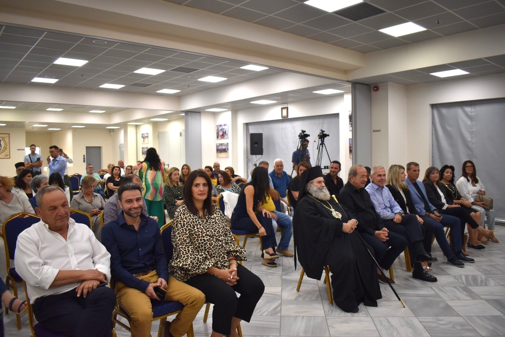 &Pi;&alpha;&rho;&omicron;&upsilon;&sigma;&iota;ά&sigma;&tau;&eta;&kappa;&epsilon; &tau;&omicron; &delta;&epsilon;&lambda;&tau;ί&omicron; έ&nu;&tau;&alpha;&xi;&eta;&sigmaf;  &tau;&omicron;&upsilon; &Mu;&alpha;&nu;&iota;ά&tau;&iota;&kappa;&omicron;&upsilon; &Mu;&omicron;&iota;&rho;&omicron;&lambda;&omicron;&gamma;&iota;&omicron;ύ &sigma;&tau;&eta;&nu; Ά&upsilon;&lambda;&eta; &Kappa;&lambda;&eta;&rho;&omicron;&nu;&omicron;&mu;&iota;ά