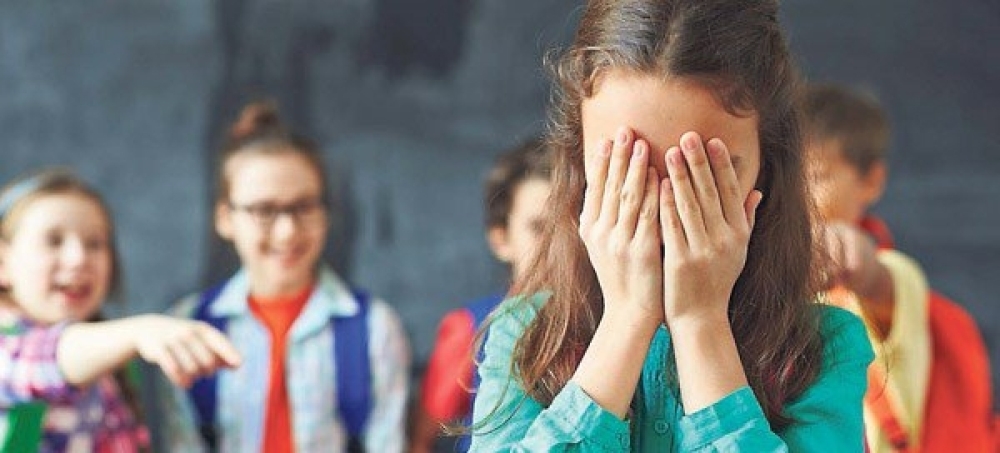 &Mu;&pi;&omicron;ύ&lambda;&iota;&nu;&gamma;&kappa; &sigma;&tau;&alpha; &sigma;&chi;&omicron;&lambda;&epsilon;ί&alpha;: &Mu;έ&chi;&rho;&iota; &kappa;&alpha;&iota; &pi;&epsilon;&nu;&theta;ή&mu;&epsilon;&rho;&eta; &alpha;&pi;&omicron;&beta;&omicron;&lambda;ή &sigma;ύ&mu;&phi;&omega;&nu;&alpha; &mu;&epsilon; &tau;&omicron; &Phi;&Epsilon;&Kappa;