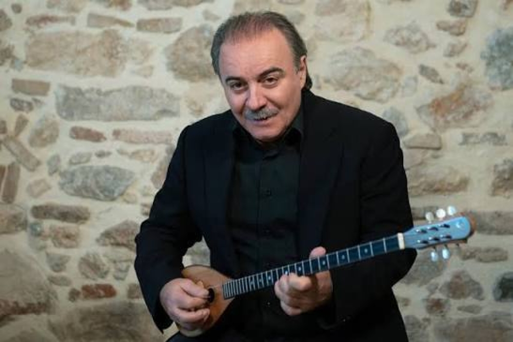 &Alpha;&upsilon;&theta;&epsilon;&nu;&tau;&iota;&kappa;ό &rho;&epsilon;&mu;&pi;έ&tau;&iota;&kappa;&omicron; &gamma;&lambda;έ&nu;&tau;&iota; &mu;&epsilon; &tau;&omicron;&nu; &Mu;&pi;ά&mu;&pi;&eta; &Tau;&sigma;έ&rho;&tau;&omicron;