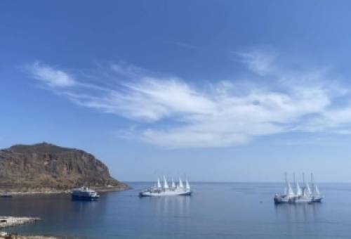 «Κρουαζιέρα θα σε πάω» στην ανεβασμένη Μονεμβασιά