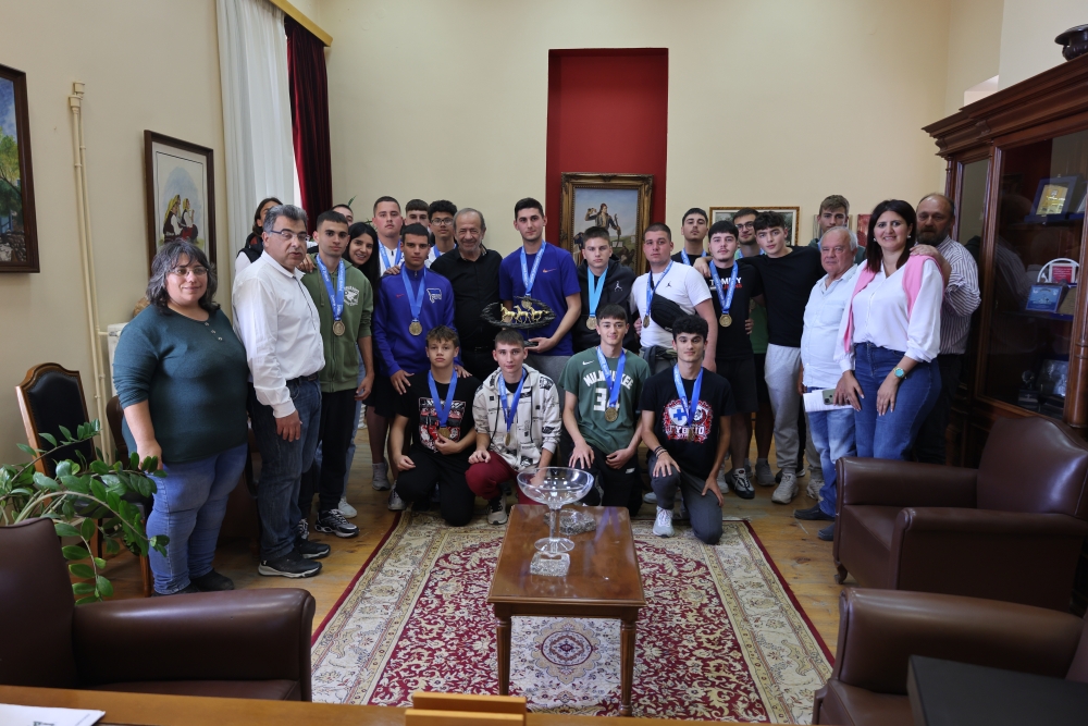 &Omicron;&iota; &pi;&rho;&omega;&tau;&alpha;&theta;&lambda;&eta;&tau;έ&sigmaf; &tau;&omicron;&upsilon; &Gamma;&Epsilon;&Lambda; &Gamma;&upsilon;&theta;&epsilon;ί&omicron;&upsilon; &epsilon;&pi;&iota;&sigma;&kappa;έ&phi;&theta;&eta;&kappa;&alpha;&nu; &tau;&omicron;&nu; &delta;ή&mu;&alpha;&rho;&chi;&omicron; &Pi;έ&tau;&rho;&omicron; &Alpha;&nu;&delta;&rho;&epsilon;ά&kappa;&omicron;