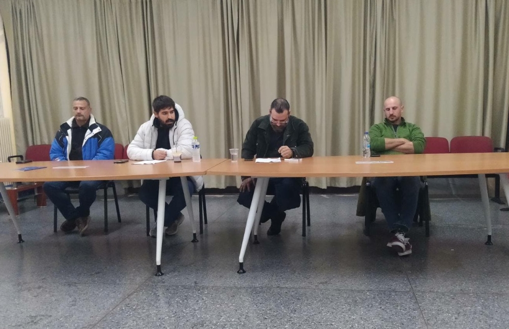 &Sigma;&epsilon; &laquo;&theta;έ&sigma;&eta; &mu;ά&chi;&eta;&sigmaf;&raquo; &omicron;&iota; &alpha;&gamma;&rho;ό&tau;&epsilon;&sigmaf; &sigma;&tau;&eta; &Lambda;&alpha;&kappa;&omega;&nu;ί&alpha;: &Alpha;&nu;&tau;ί&sigma;&tau;&rho;&omicron;&phi;&eta; &mu;έ&tau;&rho;&eta;&sigma;&eta; &gamma;&iota;&alpha; &mu;&pi;&lambda;ό&kappa;&alpha;