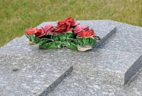 Επιτέλους, Βέρδος-Παυλάκης συμφώνησαν κάπου: Έστω και στο νεκροταφείο!