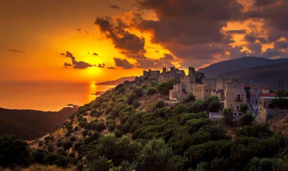 &Beta;ά&theta;&epsilon;&iota;&alpha;: &Tau;&alpha;&xi;ί&delta;&iota; &sigma;&tau;&omicron; &chi;&rho;ό&nu;&omicron; &mu;έ&sigma;&alpha; &alpha;&pi;ό &tau;&eta;&nu; &kappa;&alpha;&theta;&eta;&lambda;&omega;&tau;&iota;&kappa;ή &pi;&upsilon;&rho;&gamma;&omicron;&pi;&omicron;&lambda;&iota;&tau;&epsilon;ί&alpha; &tau;&eta;&sigmaf; &Lambda;&alpha;&kappa;&omega;&nu;ί&alpha;&sigmaf;