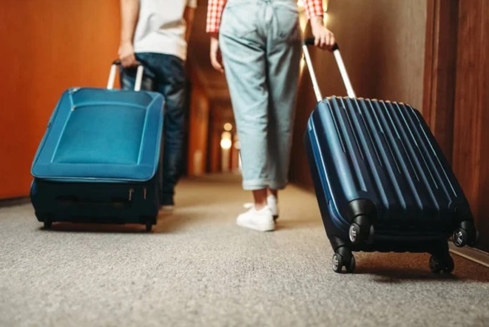 &Tau;&omicron; &pi;&alpha;&rho;ά&delta;&omicron;&xi;&omicron; &tau;&omicron;&upsilon; &tau;&omicron;&upsilon;&rho;&iota;&sigma;&mu;&omicron;ύ: &Phi;&omicron;&upsilon;&lambda; &kappa;&rho;&alpha;&tau;ή&sigma;&epsilon;&iota;&sigmaf;&hellip; ά&delta;&epsilon;&iota;&alpha; &pi;&omicron;&rho;&tau;&omicron;&phi;ό&lambda;&iota;&alpha; &sigma;&tau;&eta; &Lambda;&alpha;&kappa;&omega;&nu;ί&alpha;