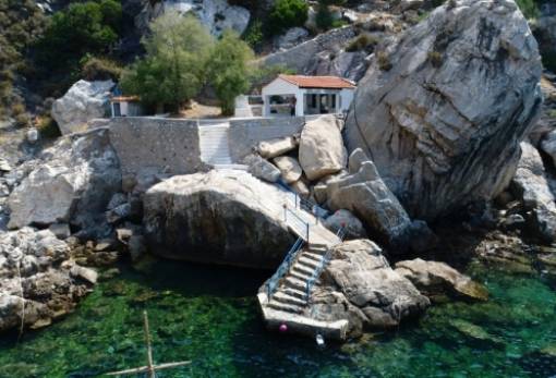 Η Αγνή στην Παναγία την Κρυφτή (Μυτιλήνη)