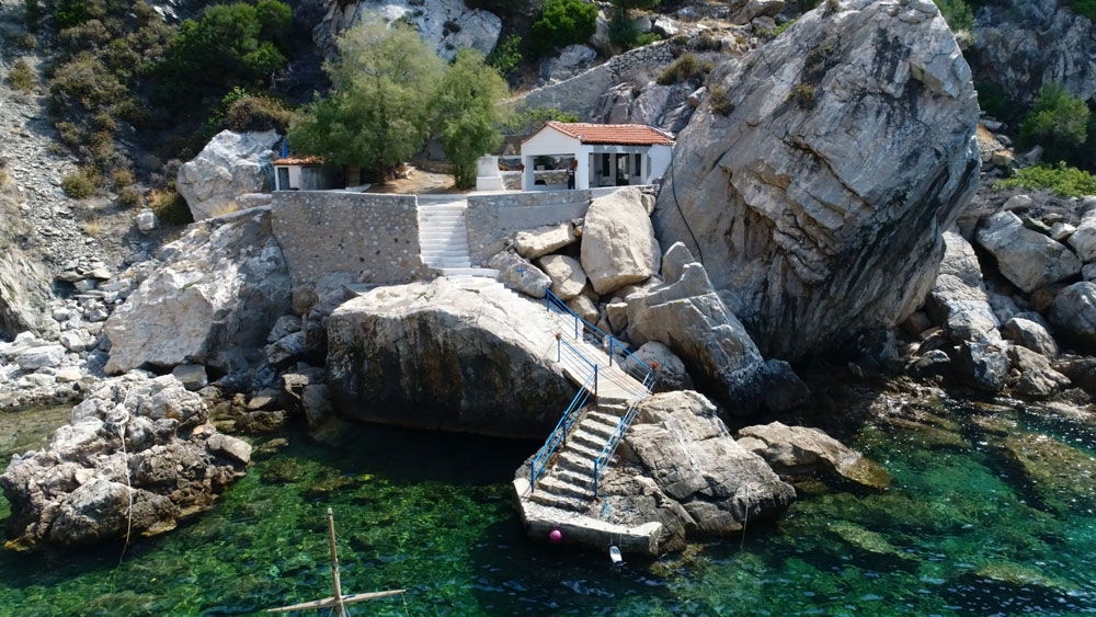 &Eta; &Alpha;&gamma;&nu;ή &sigma;&tau;&eta;&nu; &Pi;&alpha;&nu;&alpha;&gamma;ί&alpha; &tau;&eta;&nu; &Kappa;&rho;&upsilon;&phi;&tau;ή (&Mu;&upsilon;&tau;&iota;&lambda;ή&nu;&eta;)