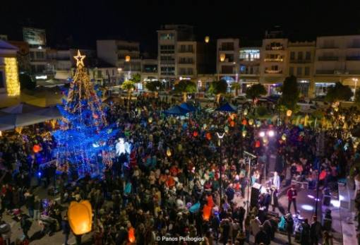 Το Μαγικό Χωριό του Άγιου Βασίλη στην πλατεία της Σπάρτης!