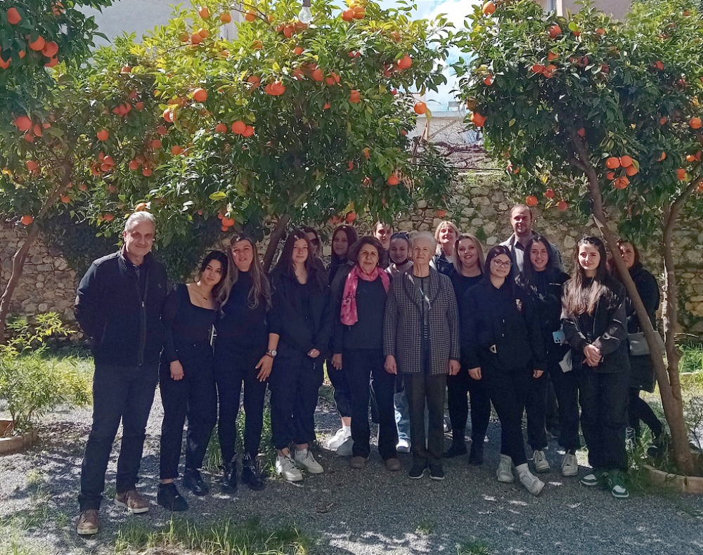 &Epsilon;&upsilon;&chi;&alpha;&rho;&iota;&sigma;&tau;ί&epsilon;&sigmaf; &tau;&omicron;&upsilon; &alpha;&nu;&tau;&iota;&delta;&eta;&mu;ά&rho;&chi;&omicron;&upsilon; &Theta;. &Lambda;ά&zeta;&alpha;&rho;&eta;  &sigma;&tau;&omicron; 1&omicron; &Epsilon;&Pi;&Alpha;&Lambda; &Sigma;&pi;ά&rho;&tau;&eta;&sigmaf;