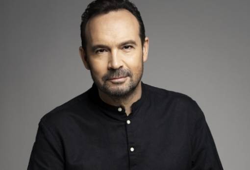 Ο Κώστας Μακεδόνας έρχεται στη Μαγούλα