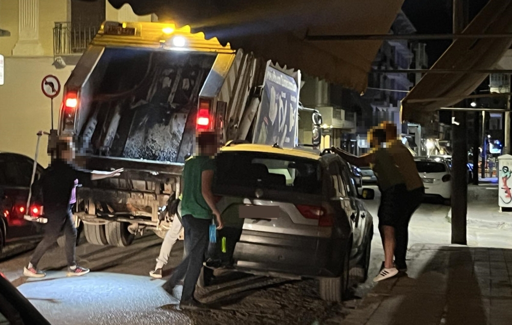 &Sigma;&epsilon; &laquo;&sigma;&upsilon;&mu;&pi;&lambda;&eta;&gamma;ά&delta;&epsilon;&sigmaf;&raquo; &tau;&omicron; &alpha;&pi;&omicron;&rho;&rho;&iota;&mu;&mu;&alpha;&tau;&omicron;&phi;ό&rho;&omicron;