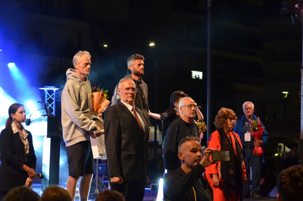 &Kappa;ά&pi;&omicron;&iota;&omicron;&sigmaf; &nu;&alpha; &xi;&epsilon;&kappa;&omicron;&lambda;&lambda;ή&sigma;&epsilon;&iota; &tau;&omicron;&nu; &kappa;ύ&rho;&iota;&omicron; &alpha;&pi;&rsquo; &tau;&omicron; &pi;&lambda;ά&nu;&omicron;!