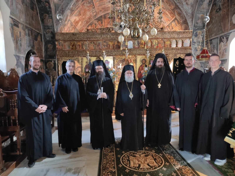 &Lambda;&alpha;&mu;&pi;&rho;ή &eta; &pi;&alpha;&nu;ή&gamma;&upsilon;&rho;&eta; &tau;&eta;&sigmaf; &Mu;&omicron;&nu;ή&sigmaf; &Alpha;&gamma;ί&omega;&nu; &Alpha;&nu;&alpha;&rho;&gamma;ύ&rho;&omega;&nu; &Pi;ά&rho;&nu;&omega;&nu;&alpha;