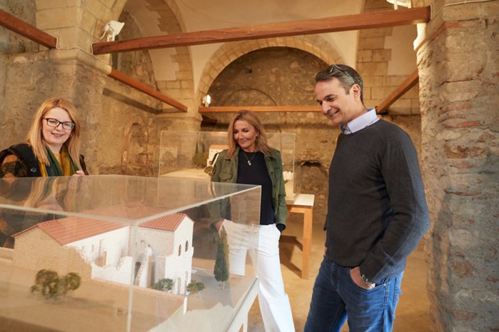 &Kappa;&rho;&epsilon;&beta;&beta;&alpha;&tau;ά&sigmaf; - &Beta;&epsilon;&nu;&iota;&zeta;έ&lambda;&omicron;&sigmaf; - &Mu;&eta;&tau;&sigma;&omicron;&tau;ά&kappa;&eta;&sigmaf; &delta;&epsilon;&sigma;&mu;ό&sigmaf; &alpha;ί&mu;&alpha;&tau;&omicron;&sigmaf;