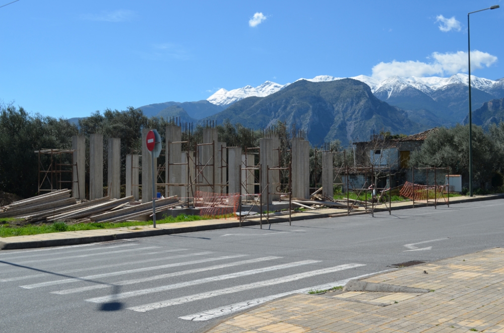 &Sigma;&upsilon;&nu;&epsilon;&chi;ί&zeta;&omicron;&nu;&tau;&alpha;&iota; &omicron;&iota; &epsilon;&rho;&gamma;&alpha;&sigma;ί&epsilon;&sigmaf; &gamma;&iota;&alpha; &tau;&omicron;&nu; &Iota;&Nu; &Alpha;&gamma;. &Alpha;&nu;&alpha;&nu;ί&alpha; &Lambda;&alpha;&mu;&pi;ά&rho;&delta;&eta;