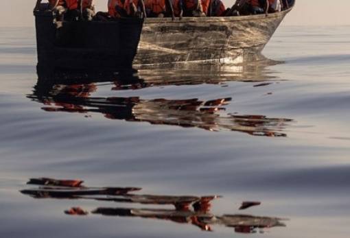 Σε ξύλινη βάρκα επέβαιναν οι μετανάστες στη θάλασσα των Κυθήρων