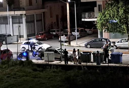 Άφησε για λίγο την τσάντα στο πεζοδρόμιο και τη βούτηξαν στη Σπάρτη