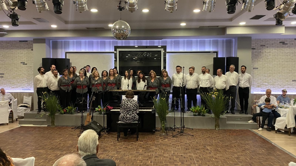 &Chi;ά&rho;&iota;&sigma;&epsilon; &mu;&epsilon;&lambda;&omega;&delta;&iota;&kappa;ή &laquo;ά&nu;&omicron;&iota;&xi;&eta;&raquo;  &sigma;&epsilon; έ&nu;&alpha; &omega;&rho;&alpha;ί&omicron; &alpha;&pi;ό&gamma;&epsilon;&upsilon;&mu;&alpha; &eta; &laquo;&Tau;&alpha;ϋ&gamma;έ&tau;&eta;&raquo;