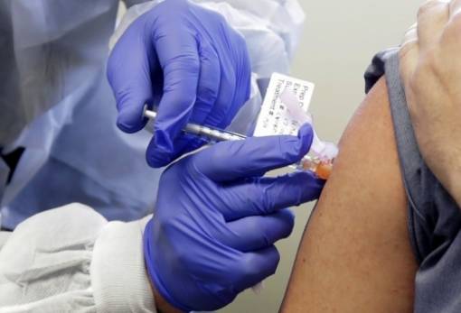 Ποιοι εμβολιασμένοι κινδυνεύουν περισσότερο από τον κορωναϊό - Απολύτως αναγκαία η τρίτη δόση