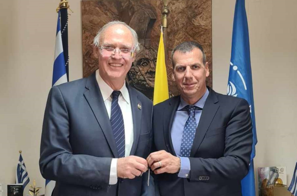 &Theta;&upsilon;&mu;ά&tau;&alpha;&iota; &kappa;&iota; (&upsilon;&pi;&epsilon;&nu;)&theta;&upsilon;&mu;ί&zeta;&epsilon;&iota; &omicron; &Pi;. &Delta;&omicron;ύ&kappa;&alpha;&sigmaf; &tau;&alpha; &pi;&epsilon;&pi;&rho;&alpha;&gamma;&mu;έ&nu;&alpha; &tau;&eta;&sigmaf; &theta;&eta;&tau;&epsilon;ί&alpha;&sigmaf; &tau;&omicron;&upsilon;