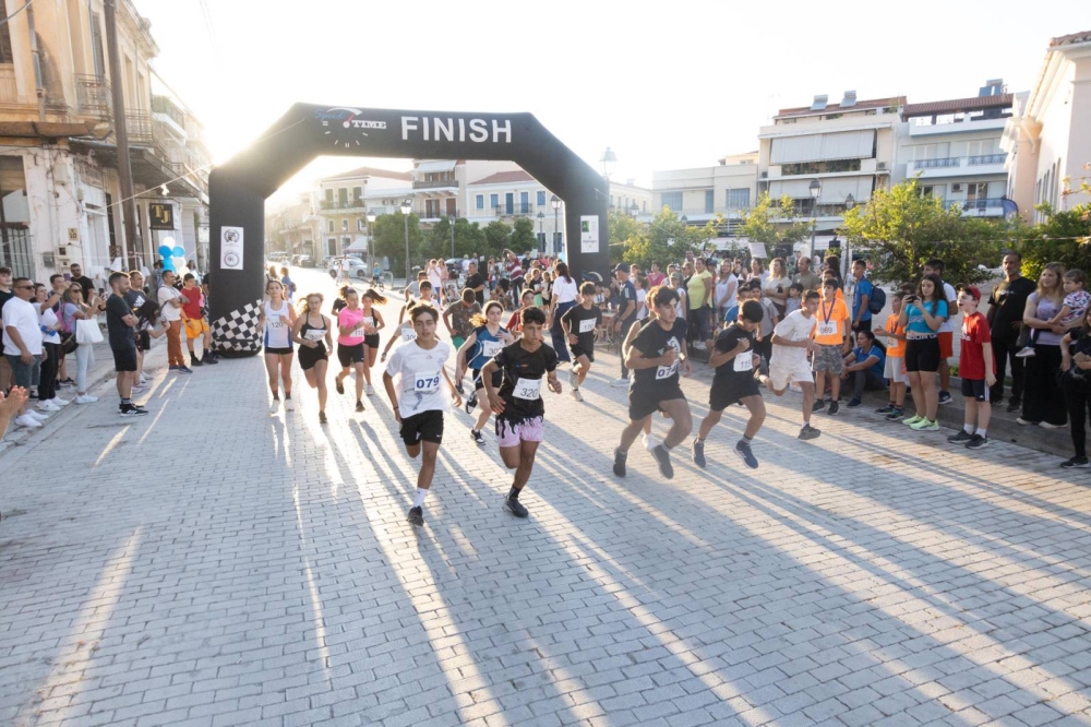 &Epsilon;&xi;&alpha;&iota;&rho;&epsilon;&tau;&iota;&kappa;ή &sigma;&upsilon;&mu;&mu;&epsilon;&tau;&omicron;&chi;ή &sigma;&tau;&eta;&nu; 6&eta; &laquo;&Pi;&alpha;&nu;&gamma;&upsilon;&theta;&epsilon;&iota;ά&delta;&alpha;&raquo; (&Phi;&Omega;&Tau;&Omicron;)