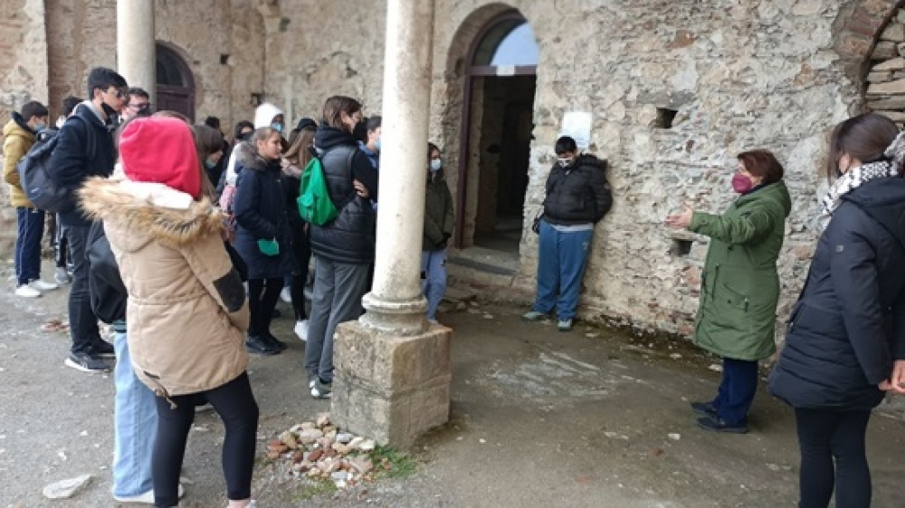 &Sigma;&tau;&omicron;&nu; &beta;&upsilon;&zeta;&alpha;&nu;&tau;&iota;&nu;ό &Mu;&upsilon;&sigma;&tau;&rho;ά &omicron;&iota; &mu;&alpha;&theta;&eta;&tau;έ&sigmaf; &tau;&omicron;&upsilon; &Mu;&omicron;&upsilon;&sigma;&iota;&kappa;&omicron;ύ &Sigma;&pi;ά&rho;&tau;&eta;&sigmaf;