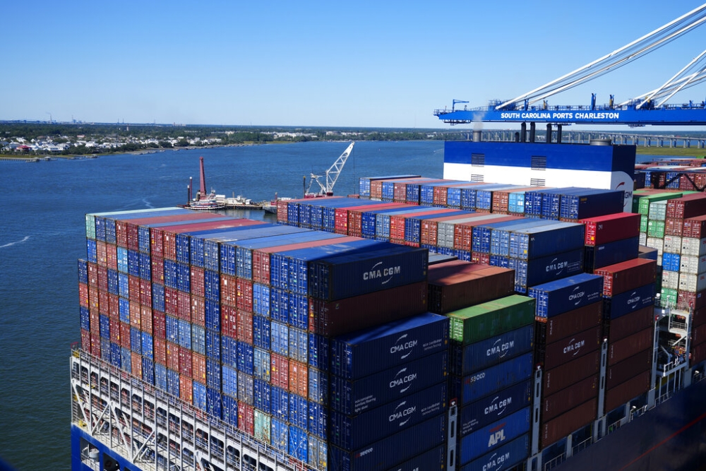 &Epsilon;&Lambda;&Sigma;&Tau;&Alpha;&Tau;: &Mu;&epsilon;ί&omega;&sigma;&eta; 9,8% &sigma;&eta;&mu;&epsilon;ί&omega;&sigma;&epsilon; &tau;&omicron; έ&lambda;&lambda;&epsilon;&iota;&mu;&mu;&alpha; &tau;&omicron;&upsilon; &epsilon;&mu;&pi;&omicron;&rho;&iota;&kappa;&omicron;ύ &iota;&sigma;&omicron;&zeta;&upsilon;&gamma;ί&omicron;&upsilon; &tau;&omicron;&nu; &Iota;&omicron;ύ&nu;&iota;&omicron;