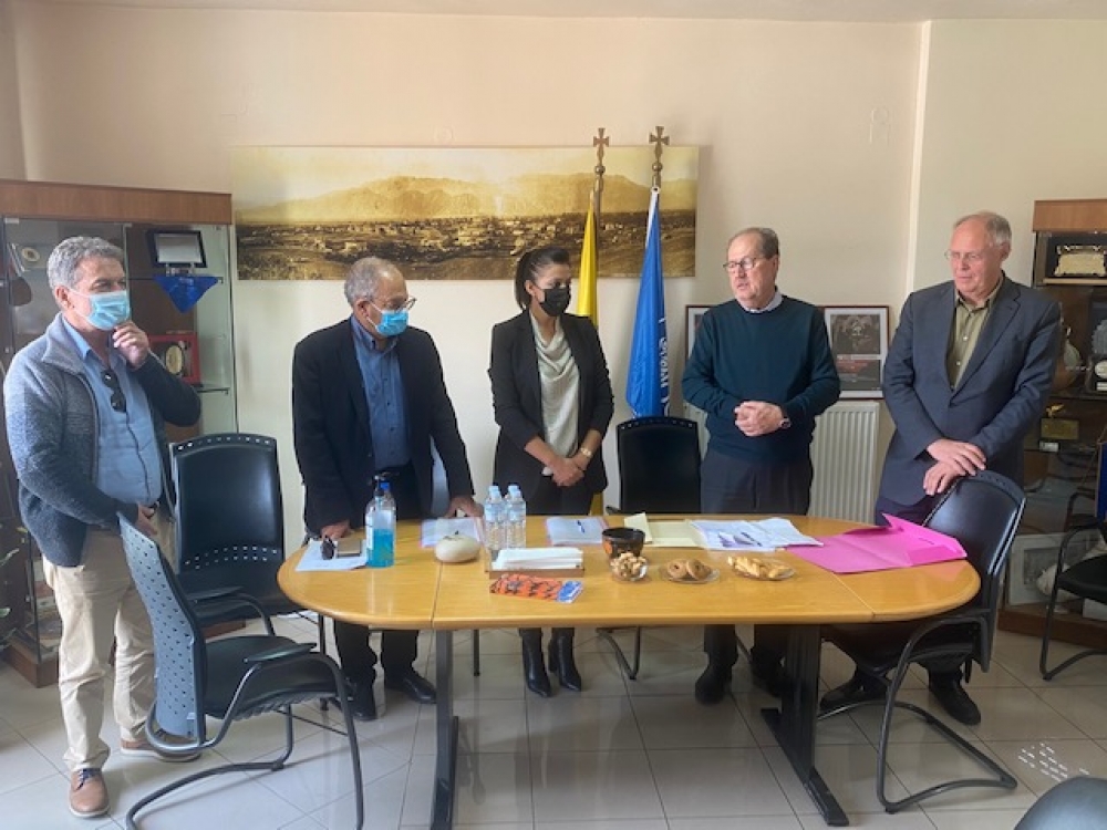 &Sigma;&upsilon;&mu;&beta;ά&sigma;&epsilon;&iota;&sigmaf; έ&rho;&gamma;&omega;&nu; ά&nu;&omega; &tau;&omicron;&upsilon; 1 &epsilon;&kappa;. &epsilon;&upsilon;&rho;ώ &upsilon;&pi;έ&gamma;&rho;&alpha;&psi;&alpha;&nu; &Nu;ί&kappa;&alpha;&sigmaf; &kappa;&alpha;&iota; &Delta;&omicron;ύ&kappa;&alpha;&sigmaf;