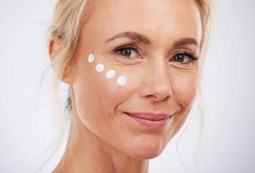 Ώριμη επιδερμίδα: Τα απαραίτητα βήματα στη ρουτίνα περιποίησής της τον χειμώνα