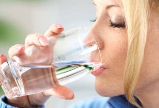 4 τρόποι για γρήγορη ενυδάτωση το καλοκαίρι