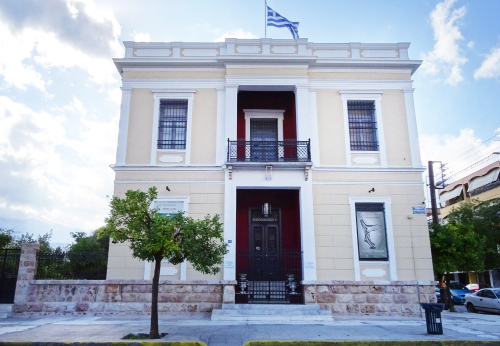 Έ&nu;&alpha; &nu;&epsilon;&omicron;&kappa;&lambda;&alpha;&sigma;&iota;&kappa;ό &pi;&omicron;&upsilon; &sigma;&tau;&epsilon;&gamma;ά&zeta;&epsilon;&iota; &tau;&omicron;&nu; &pi;&omicron;&lambda;&iota;&tau;&iota;&sigma;&mu;ό: &Tau;&omicron; &alpha;&rho;&chi;&omicron;&nu;&tau;&iota;&kappa;ό &tau;&eta;&sigmaf; &omicron;&delta;&omicron;ύ &Pi;&alpha;&lambda;&alpha;&iota;&omicron;&lambda;ό&gamma;&omicron;&upsilon; &pi;&omicron;&upsilon; έ&gamma;&iota;&nu;&epsilon; &tau;&omicron; &pi;&rho;ώ&tau;&omicron; &pi;&alpha;&rho;ά&rho;&tau;&eta;&mu;&alpha; &tau;&eta;&sigmaf; &Epsilon;&theta;&nu;&iota;&kappa;ή&sigmaf; &Pi;&iota;&nu;&alpha;&kappa;&omicron;&theta;ή&kappa;&eta;