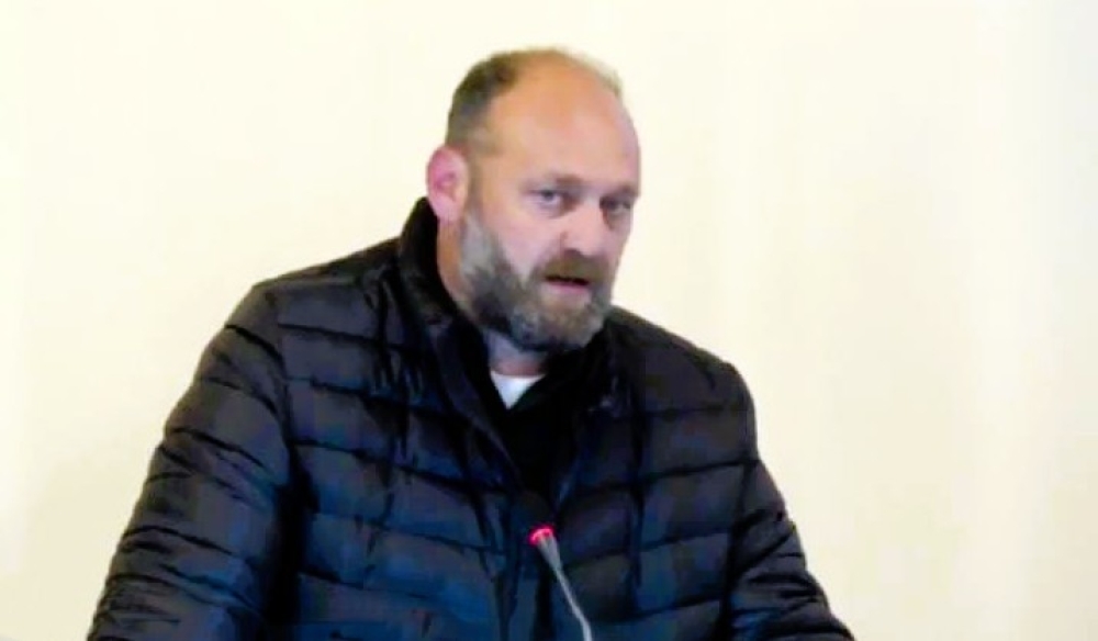 &Eta;&chi;&eta;&rho;ή &pi;&alpha;&rho;&alpha;ί&tau;&eta;&sigma;&eta; &delta;&eta;&mu;&omicron;&tau;&iota;&kappa;&omicron;ύ &sigma;&upsilon;&mu;&beta;&omicron;ύ&lambda;&omicron;&upsilon; &sigma;&tau;&omicron;&nu; &Delta;ή&mu;&omicron; &Alpha;&nu;&alpha;&tau;&omicron;&lambda;&iota;&kappa;ή&sigmaf; &Mu;ά&nu;&eta;&sigmaf;