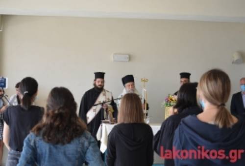 Χτύπησε το «πρώτο» κουδούνι για τους μαθητές με μέτρα και βεβαιώσεις