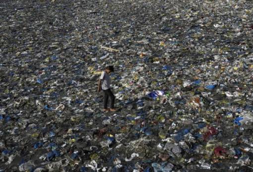 Νέος γύρος διαπραγματεύσεων για το τσουνάμι ρύπανσης από πλαστικά