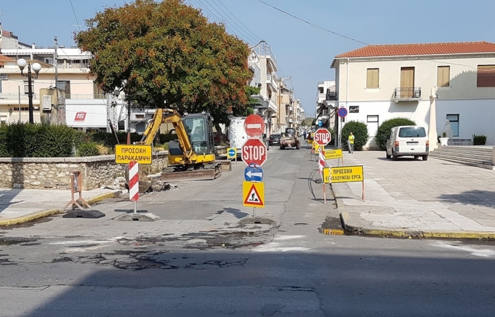 &Epsilon;&nu; &alpha;&nu;&alpha;&mu;&omicron;&nu;ή &tau;&omega;&nu; &epsilon;&xi;&epsilon;&lambda;ί&xi;&epsilon;&omega;&nu; &gamma;&iota;&alpha; &tau;&omicron; Open Mall &Sigma;&pi;ά&rho;&tau;&eta;&sigmaf;
