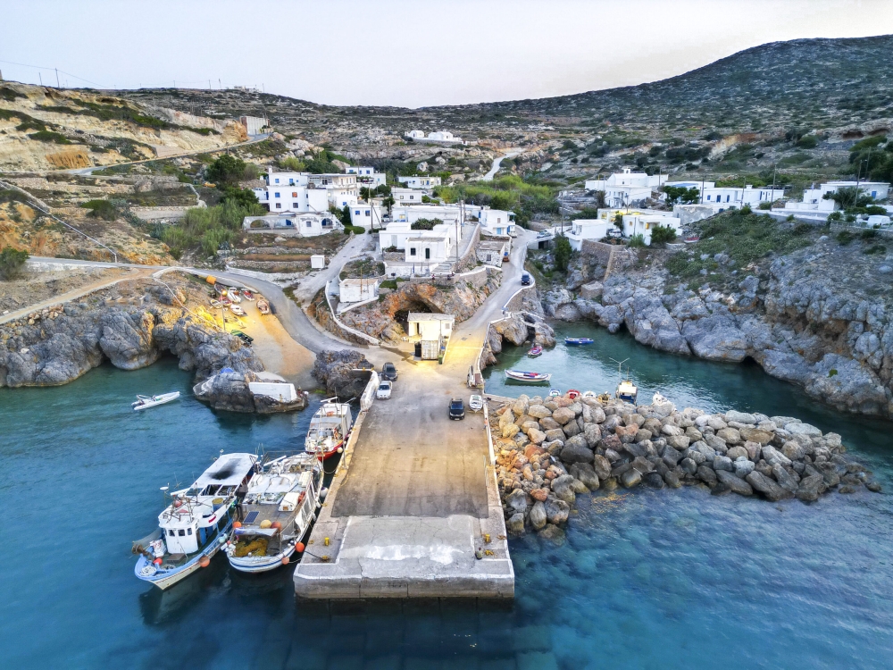 &Delta;&epsilon;&nu; &mu;&pi;ό&rho;&epsilon;&sigma;&epsilon; &nu;&alpha; &delta;έ&sigma;&epsilon;&iota; &sigma;&tau;&alpha; &Alpha;&nu;&tau;&iota;&kappa;ύ&theta;&eta;&rho;&alpha; &tau;&omicron; &pi;&lambda;&omicron;ί&omicron; &tau;&eta;&sigmaf; &gamma;&rho;&alpha;&mu;&mu;ή&sigmaf; &Kappa;&rho;ή&tau;&eta;-&Gamma;ύ&theta;&epsilon;&iota;&omicron;