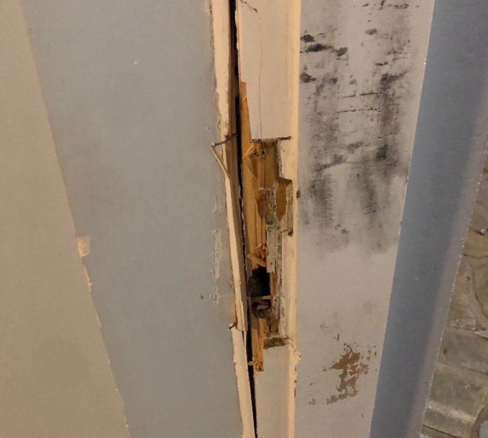 &Epsilon;&pi;έ&lambda;&alpha;&sigma;&eta; &delta;&iota;&alpha;&rho;&rho;&eta;&kappa;&tau;ώ&nu; &sigma;&tau;&eta;&nu; &pi;&epsilon;&rho;&iota;&omicron;&chi;ή &tau;&eta;&sigmaf; &Pi;&epsilon;&tau;&rho;ί&nu;&alpha;&sigmaf;