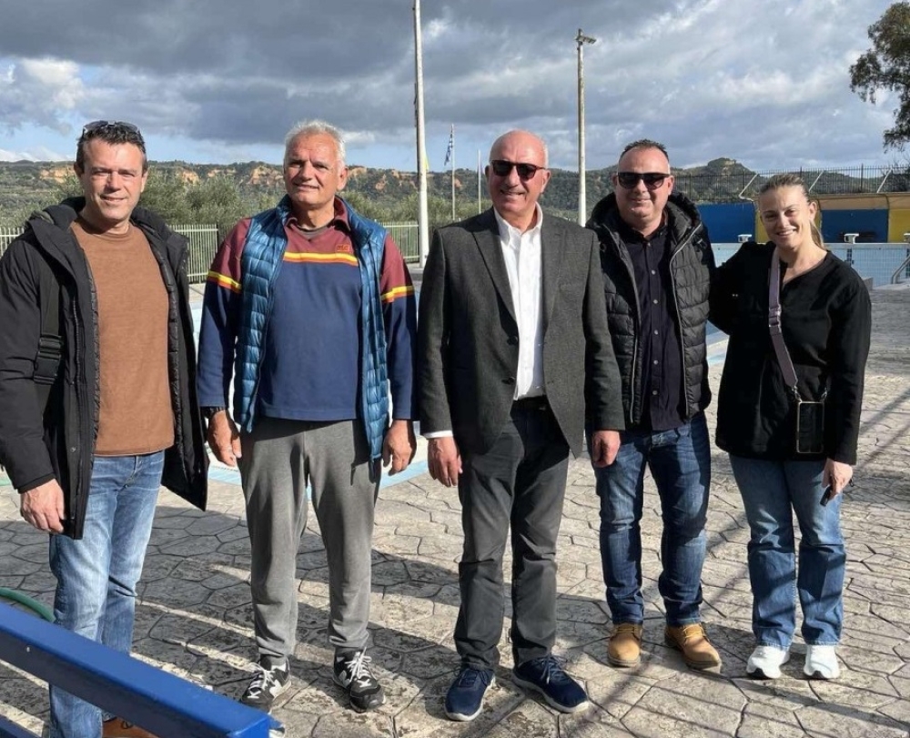 &Sigma;&tau;&eta; &Sigma;&pi;ά&rho;&tau;&eta; &omicron; &pi;&rho;ό&epsilon;&delta;&rho;&omicron;&sigmaf; &tau;&eta;&sigmaf; &Kappa;&omicron;&lambda;&upsilon;&mu;&beta;&eta;&tau;&iota;&kappa;ή&sigmaf; &Omicron;&mu;&omicron;&sigma;&pi;&omicron;&nu;&delta;ί&alpha;&sigmaf; &Epsilon;&lambda;&lambda;ά&delta;&alpha;&sigmaf;