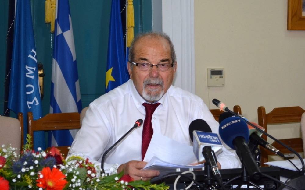 &Theta;. &Pi;&alpha;&tau;&sigma;&iota;&lambda;ί&beta;&alpha;&sigmaf;: &laquo;&Delta;&iota;&alpha;&pi;&iota;&sigma;&tau;ώ&sigma;&alpha;&mu;&epsilon; &pi;&omega;&sigmaf; &pi;&rho;έ&pi;&epsilon;&iota; &nu;&alpha; &mu;&alpha;&sigmaf; &epsilon;&nu;ώ&nu;&omicron;&upsilon;&nu; ό&sigma;&alpha; &beta;&omicron;&eta;&theta;&omicron;ύ&nu; &tau;&omicron;&nu; &delta;ή&mu;&omicron;&raquo;