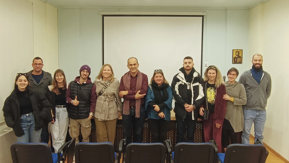 &Mu;&epsilon;&tau;&alpha;&pi;&tau;&upsilon;&chi;&iota;&alpha;&kappa;&omicron;ί &phi;&omicron;&iota;&tau;&eta;&tau;έ&sigmaf; &tau;&omicron;&upsilon; &Pi;&Alpha;&Pi;&Epsilon;&Lambda; &sigma;&epsilon; &Mu;&upsilon;&sigma;&tau;&rho;ά &kappa;&alpha;&iota; &Sigma;&pi;ά&rho;&tau;&eta;