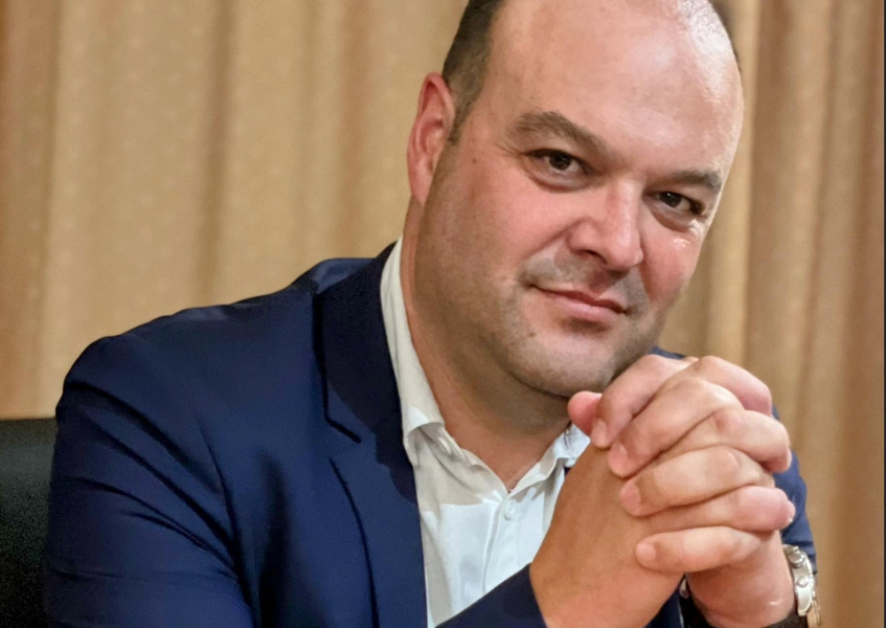 &Pi;&epsilon;&rho;&iota;&phi;έ&rho;&epsilon;&iota;&alpha; &Pi;&epsilon;&lambda;&omicron;&pi;&omicron;&nu;&nu;ή&sigma;&omicron;&upsilon;: &Delta;&epsilon;&nu; &theta;&alpha; &sigma;&tau;&eta;&rho;ί&xi;&epsilon;&iota; &tau;&omicron;&nu; &Tau;&alpha;&tau;&omicron;ύ&lambda;&eta; &omicron; &Kappa;&omicron;&upsilon;&tau;&sigma;&omicron;ύ&lambda;&eta;&sigmaf;