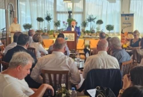 «Στο ίδιο τραπέζι» γαστρονομία, τουρισμός και ναυτιλία στη Νεάπολη
