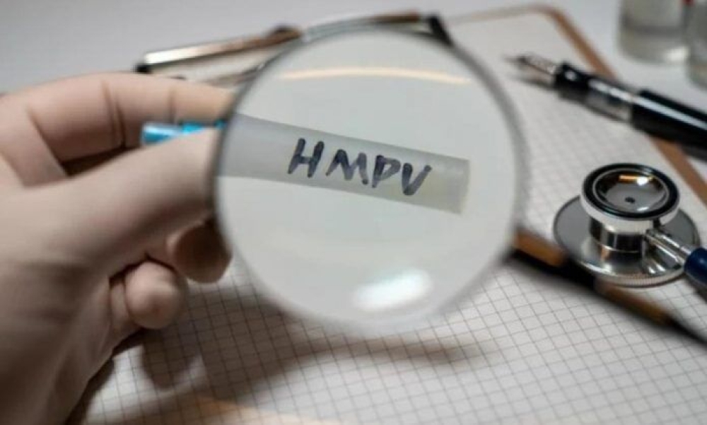 &Mu;&epsilon;&tau;&alpha;&pi;&nu;&epsilon;&upsilon;&mu;&omicron;&nu;&omicron;ϊό&sigmaf;: &Eta; &Epsilon;&Epsilon; &pi;&alpha;&rho;&alpha;&kappa;&omicron;&lambda;&omicron;&upsilon;&theta;&epsilon;ί &tau;&alpha; &kappa;&rho;&omicron;ύ&sigma;&mu;&alpha;&tau;&alpha; HMPV &epsilon;&nu; &mu;έ&sigma;&omega; &alpha;ύ&xi;&eta;&sigma;&eta;&sigmaf; &tau;&omega;&nu; &lambda;&omicron;&iota;&mu;ώ&xi;&epsilon;&omega;&nu; &sigma;&epsilon; ό&lambda;&eta; &tau;&eta;&nu; &Kappa;ί&nu;&alpha;