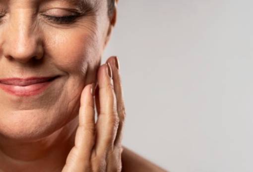 4 περίεργα σημάδια που δείχνουν ότι γερνάς