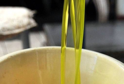 «Ασυγκράτητο» το ελαιόλαδο: Εκτινάχθηκε πάνω από τα 10 ευρώ στη Λακωνία!