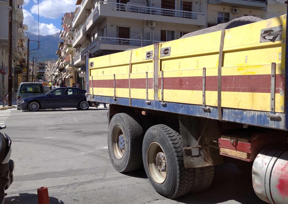 &Pi;&rho;&omicron;&sigma;&omicron;&chi;ή: &Pi;έ&phi;&tau;&omicron;&upsilon;&nu; &kappa;&lambda;ή&sigma;&epsilon;&iota;&sigmaf; &tau;&eta;&sigmaf; &Tau;&rho;&omicron;&chi;&alpha;ί&alpha;&sigmaf; &kappa;&alpha;&iota; ά&mu;&mu;&omicron;&sigmaf; &sigma;&tau;&omicron; Open Mall &Sigma;&pi;ά&rho;&tau;&eta;&sigmaf;