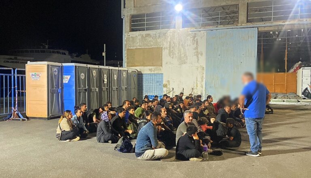 &Nu;έ&omicron; &delta;&rho;&omicron;&mu;&omicron;&lambda;ό&gamma;&iota;&omicron; &mu;&epsilon; &mu;&epsilon;&tau;&alpha;&nu;ά&sigma;&tau;&epsilon;&sigmaf; &delta;&iota;&epsilon;&kappa;ό&pi;&eta; &nu;ό&tau;&iota;&alpha; &tau;&eta;&sigmaf; &Pi;&epsilon;&lambda;&omicron;&pi;&omicron;&nu;&nu;ή&sigma;&omicron;&upsilon;